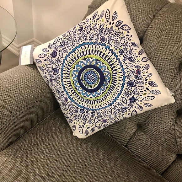 Nice Pillow , Price for "Two Pillows" - Picture 6 of 8